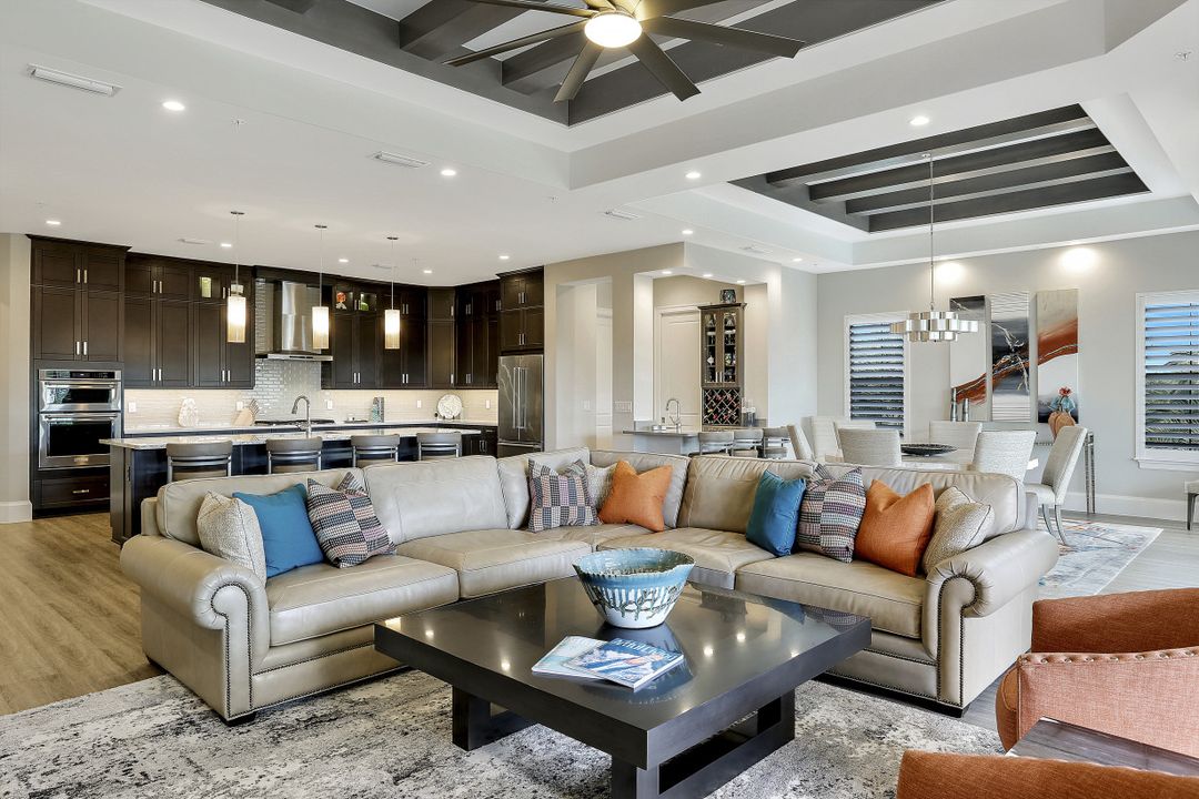 16358 Corsica Way #201, Naples, FL 34110