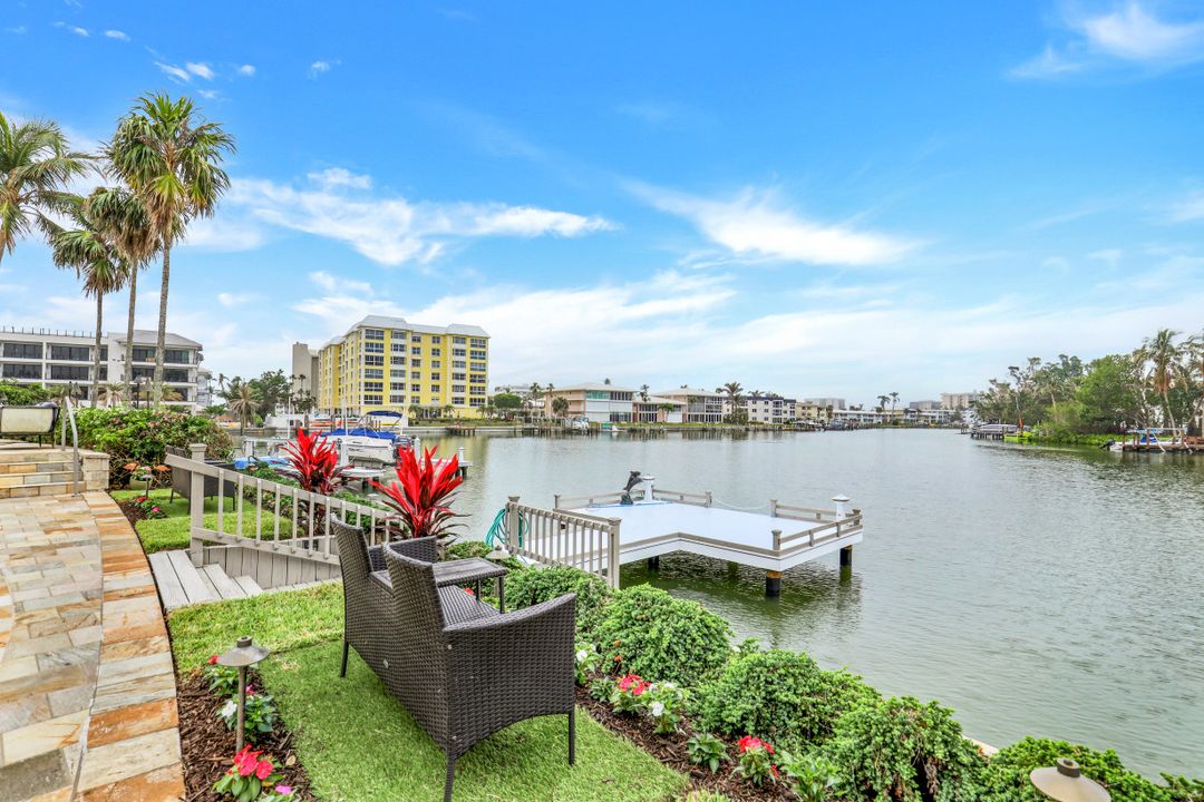 1839 Hurricane Harbor Ln, Naples, FL 34102