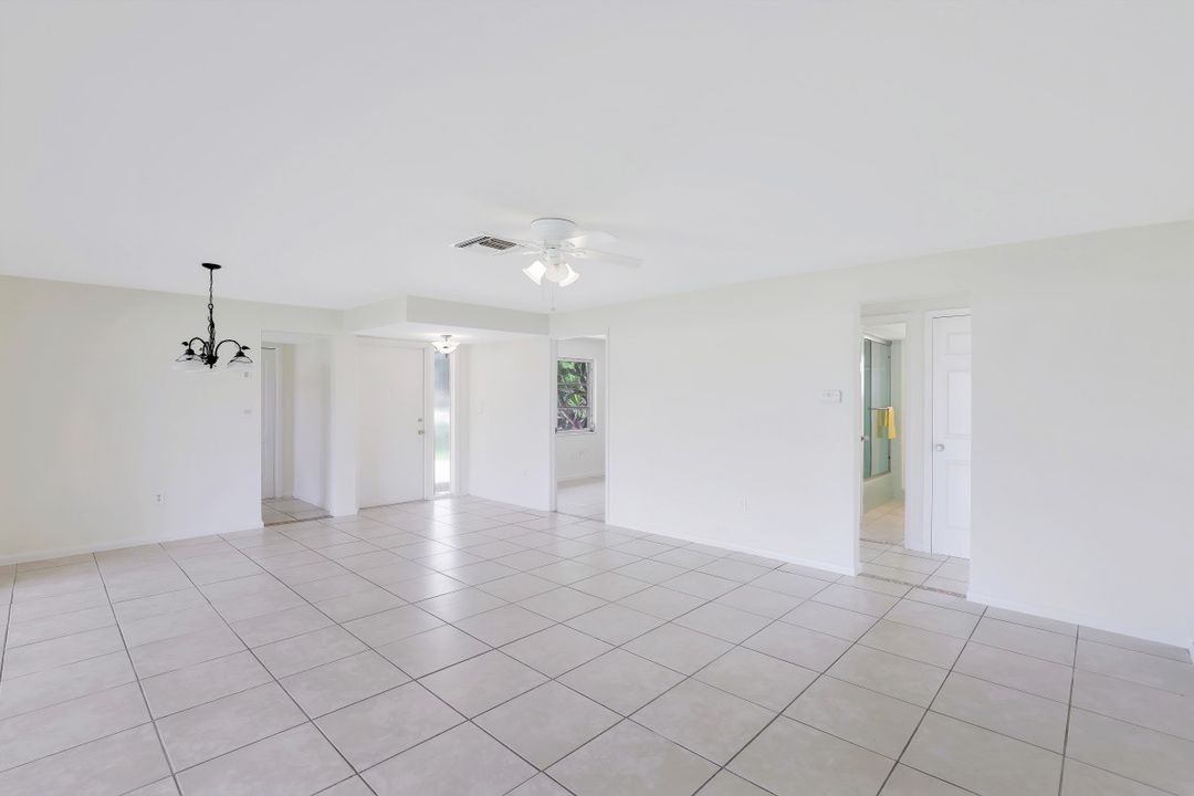 825 Lucerne Pkwy, Cape Coral, FL 33904