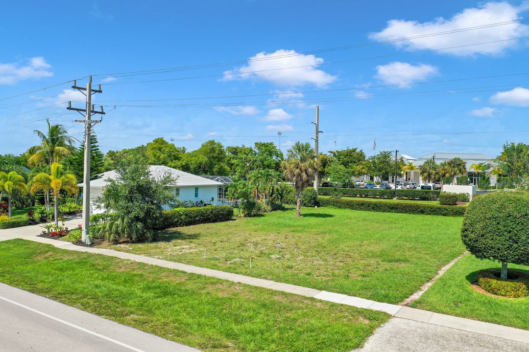 307 S Heathwood Dr, Marco Island, FL 34145