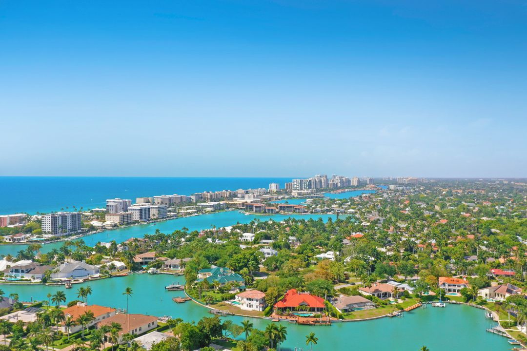 344 Harbour Dr, Naples, FL 34103