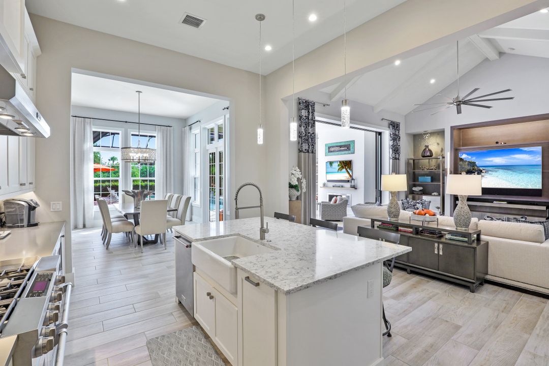 3244 Tavolara Ln, Naples, FL 34114