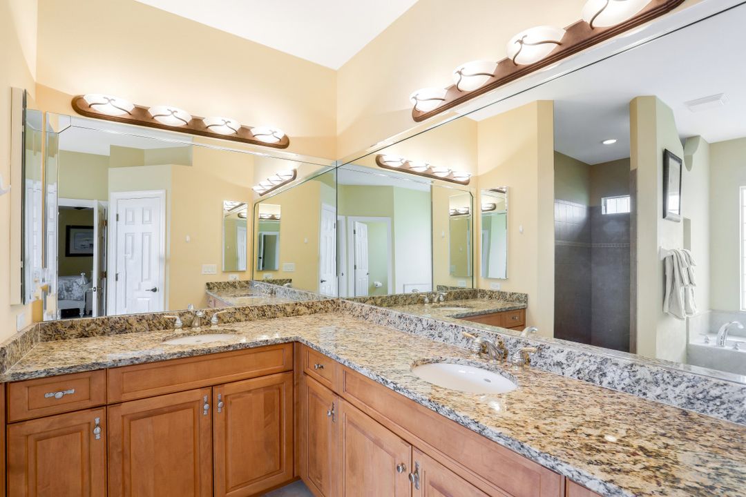 5267 Tiffany Ct, Cape Coral, FL 33904