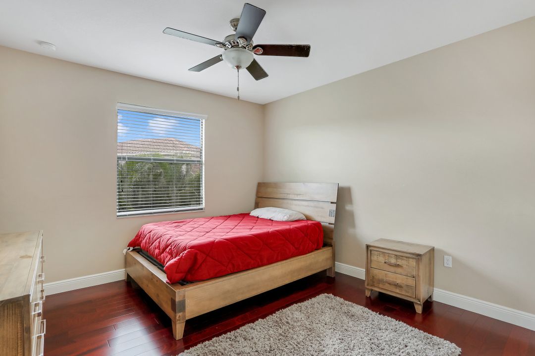 2934 Cinnamon Bay Cir, Naples, FL 34119