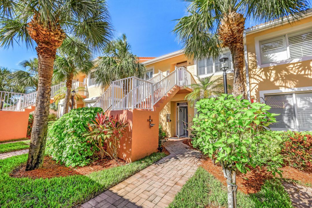 2365 Bayou Ln #3, Naples, FL 34112