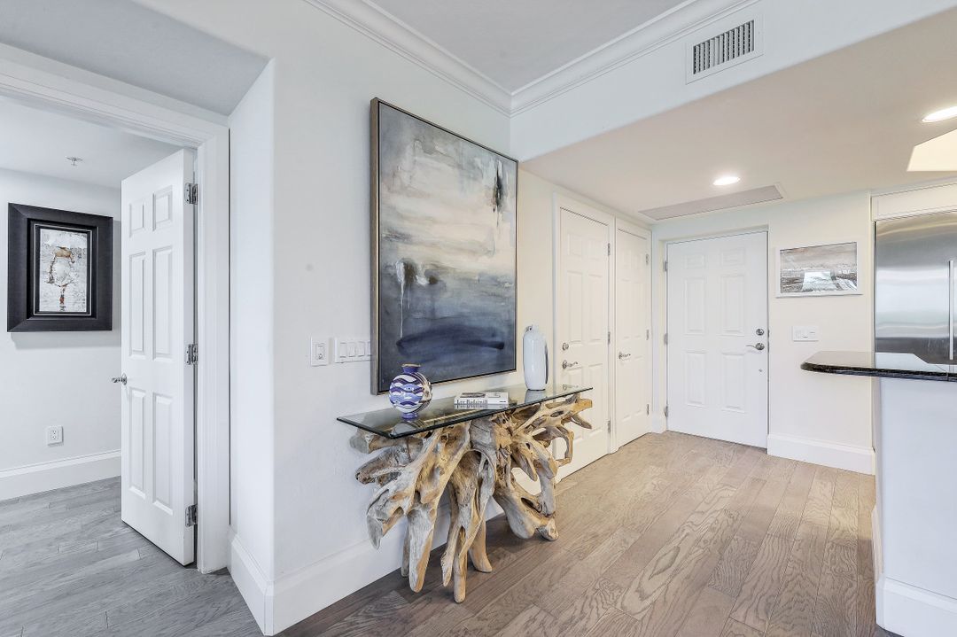 2748 Tiburon Blvd E #304, Naples, FL 34109