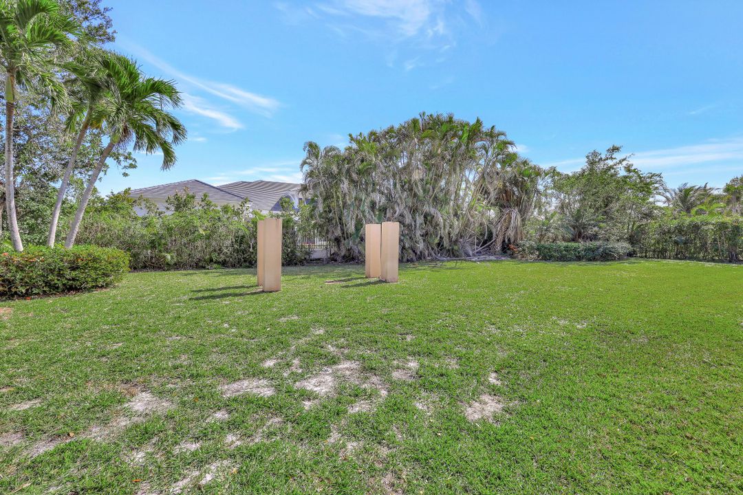 3000 Crayton Rd, Naples, FL 34103