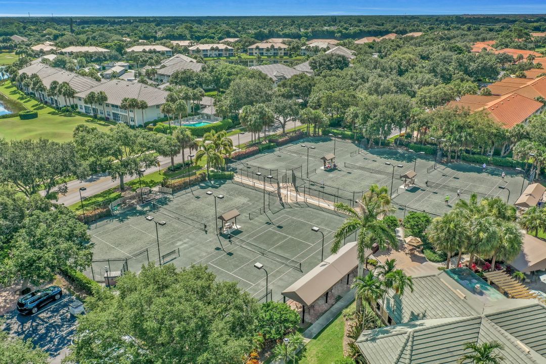 1818 Leamington Ln, Naples, FL 34109