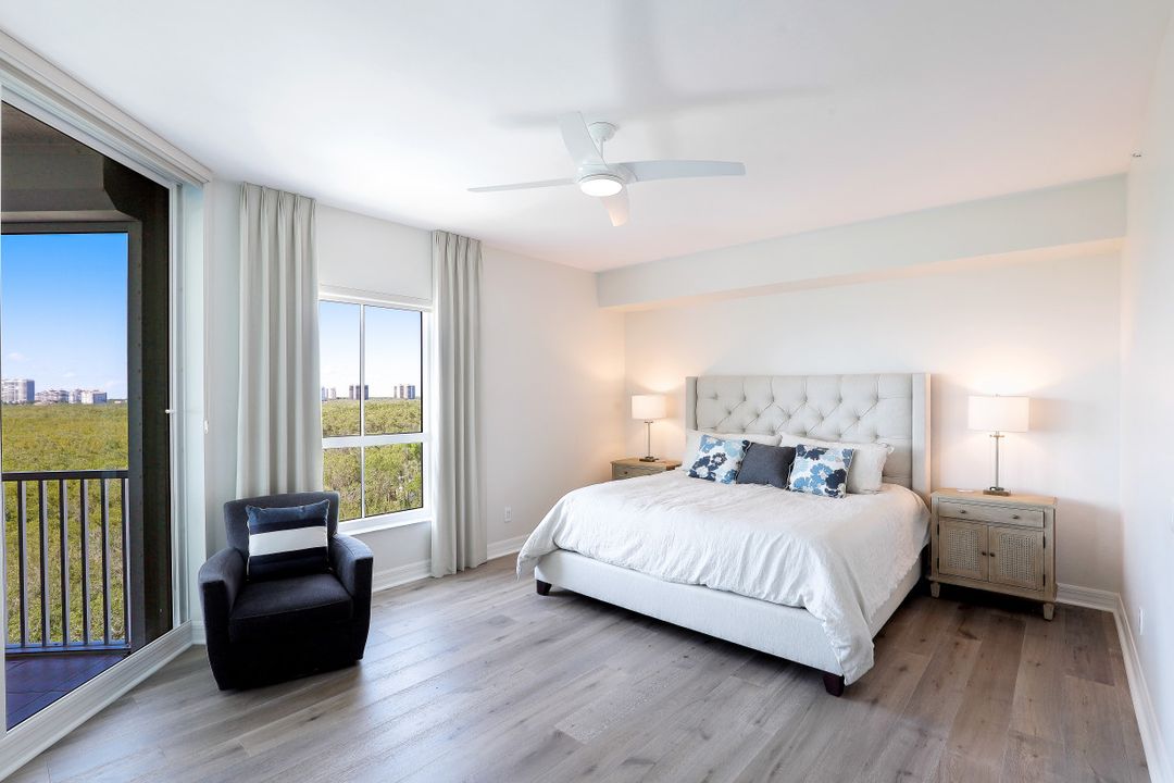 295 Grande Way #404, Naples, FL 34110