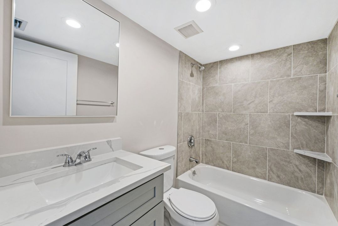 7797 Esmeralda Way #K-102, Naples, FL 34109