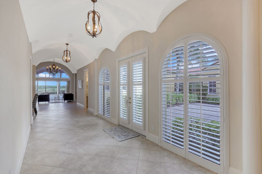 8560 Bellagio Dr, Naples, FL 34114