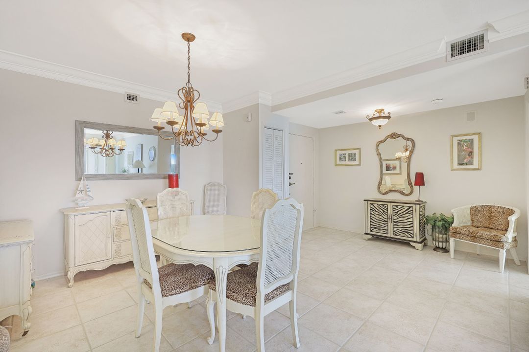 2885 Gulf Shore Blvd N  #803, Naples, FL 34103