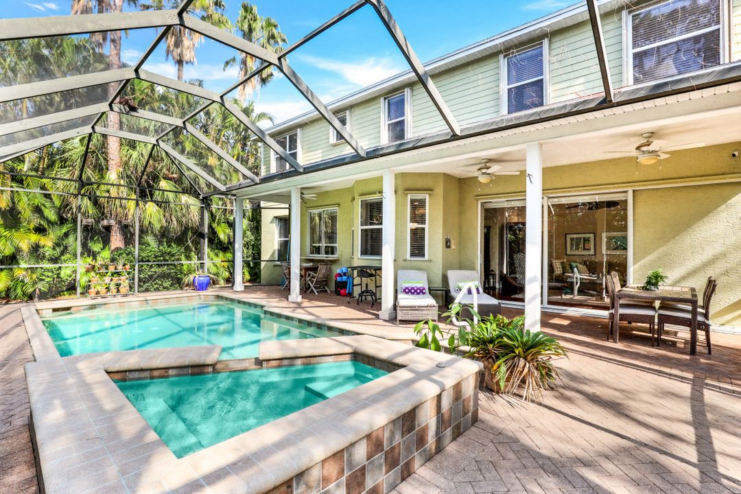 2850 Coach House Way, Naples, FL 34105