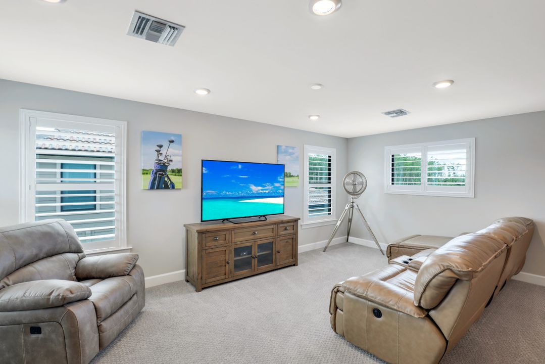 19264 Aqua Shore Dr, Fort Myers, FL 33913