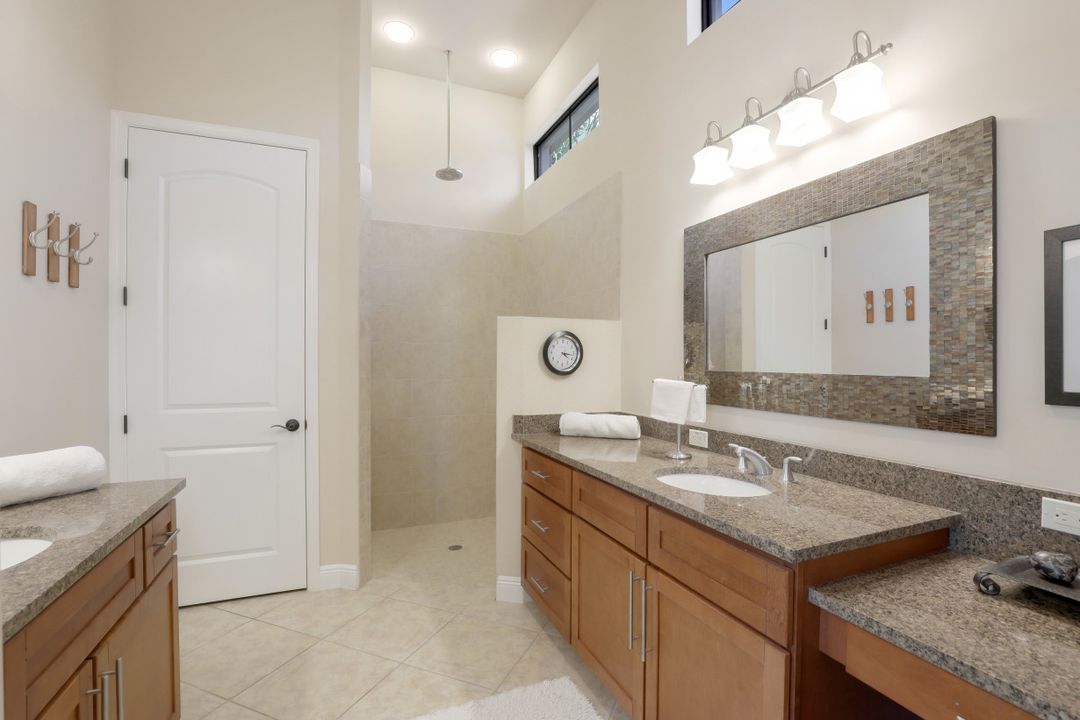 7919 Cordoba Pl, Naples, FL 34113