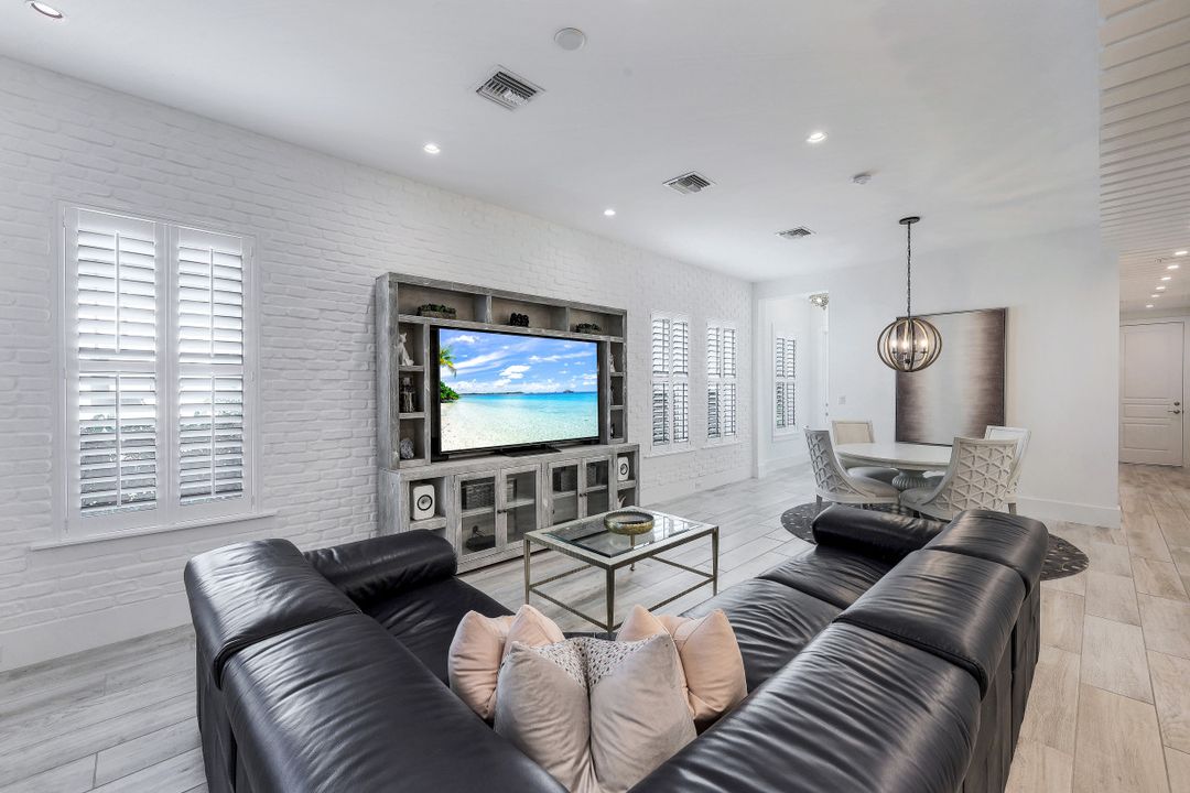 14167 Nautica Ct, Naples, FL 34114