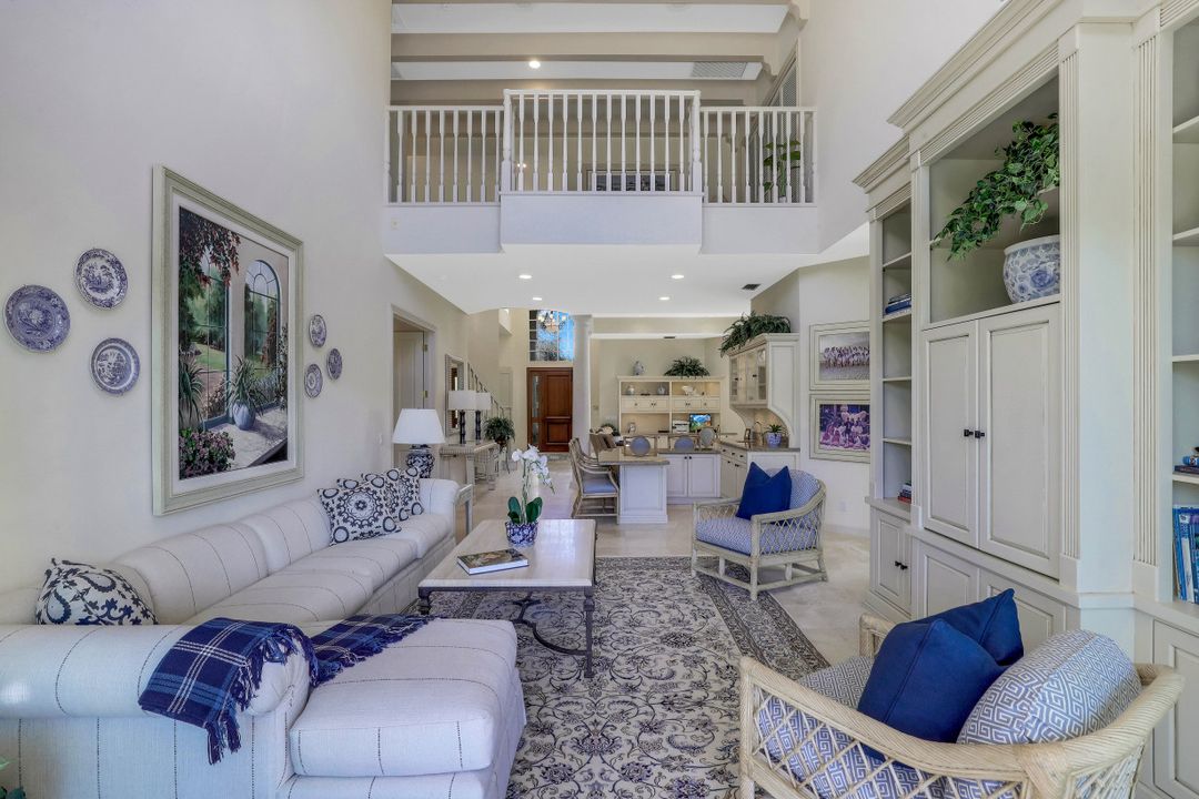 8089 Via Vecchia, Naples, FL 34108