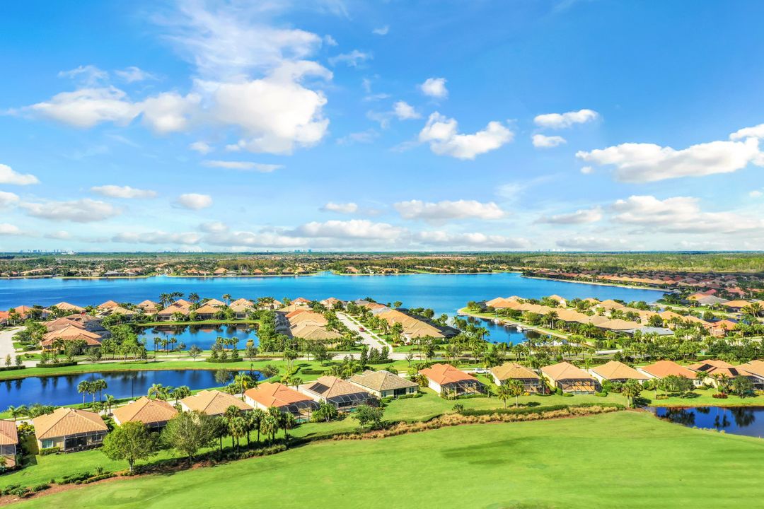 9106 Limestone Ln, Naples, FL 34120