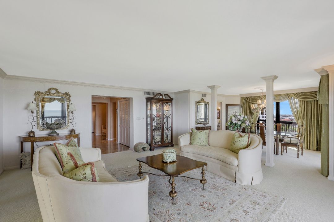 4551 Gulf Shore Blvd N #1003, Naples, FL 34103