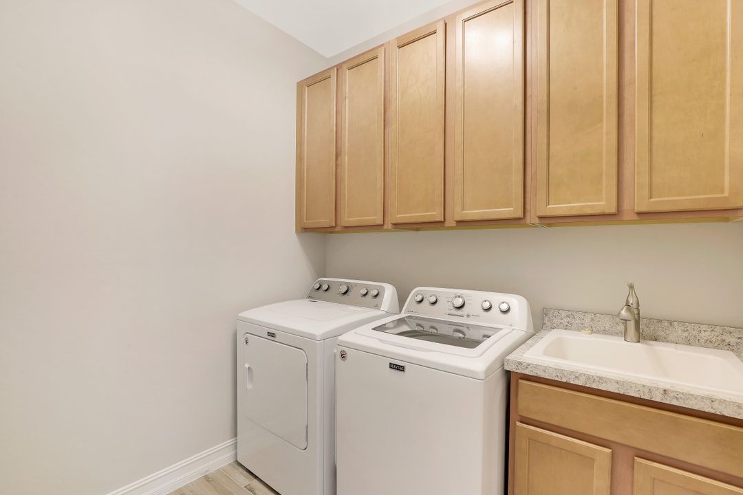 14664 Topsail Dr, Naples, FL 34114