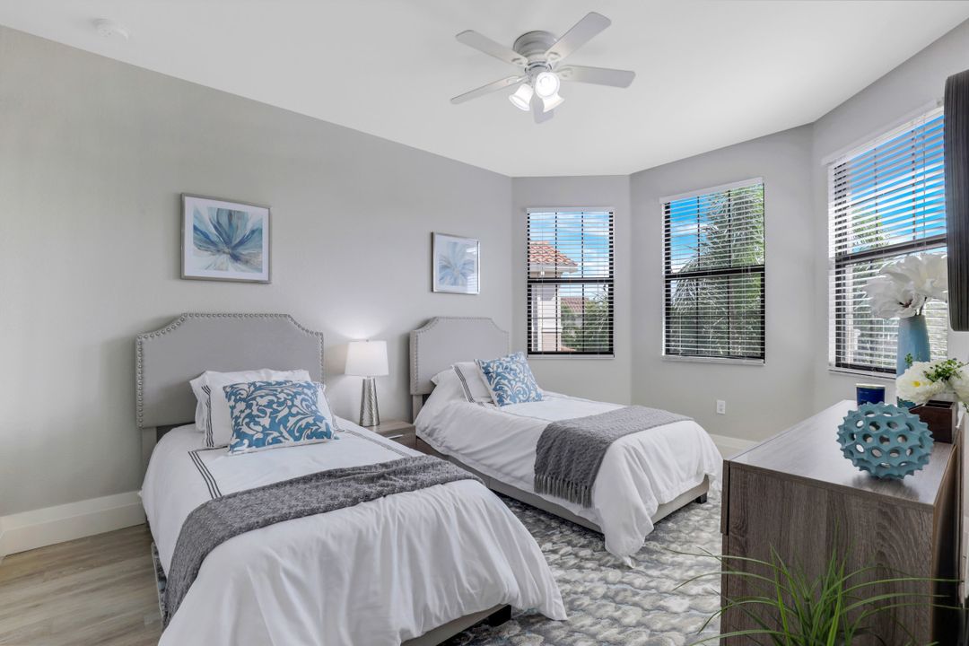 4167 Crescent Ct, Naples, FL 34119