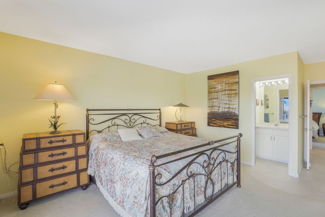 60 W Pelican St #504, Naples, FL 34113