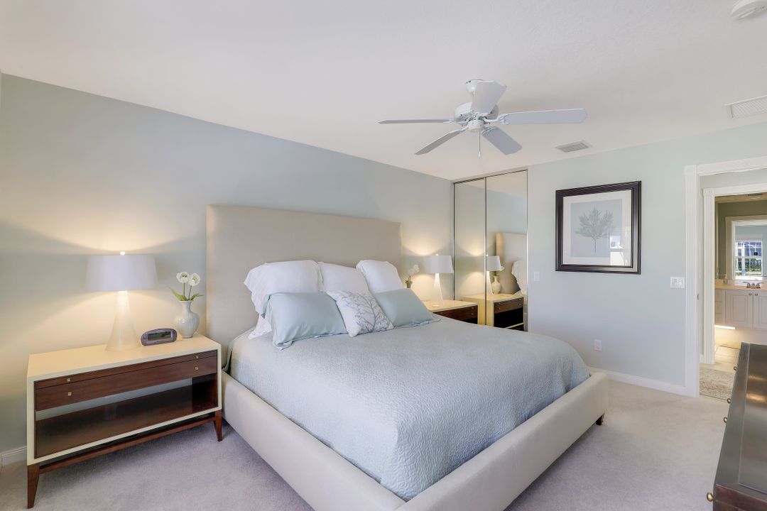 8113 Xenia Ln, Naples, FL 34114