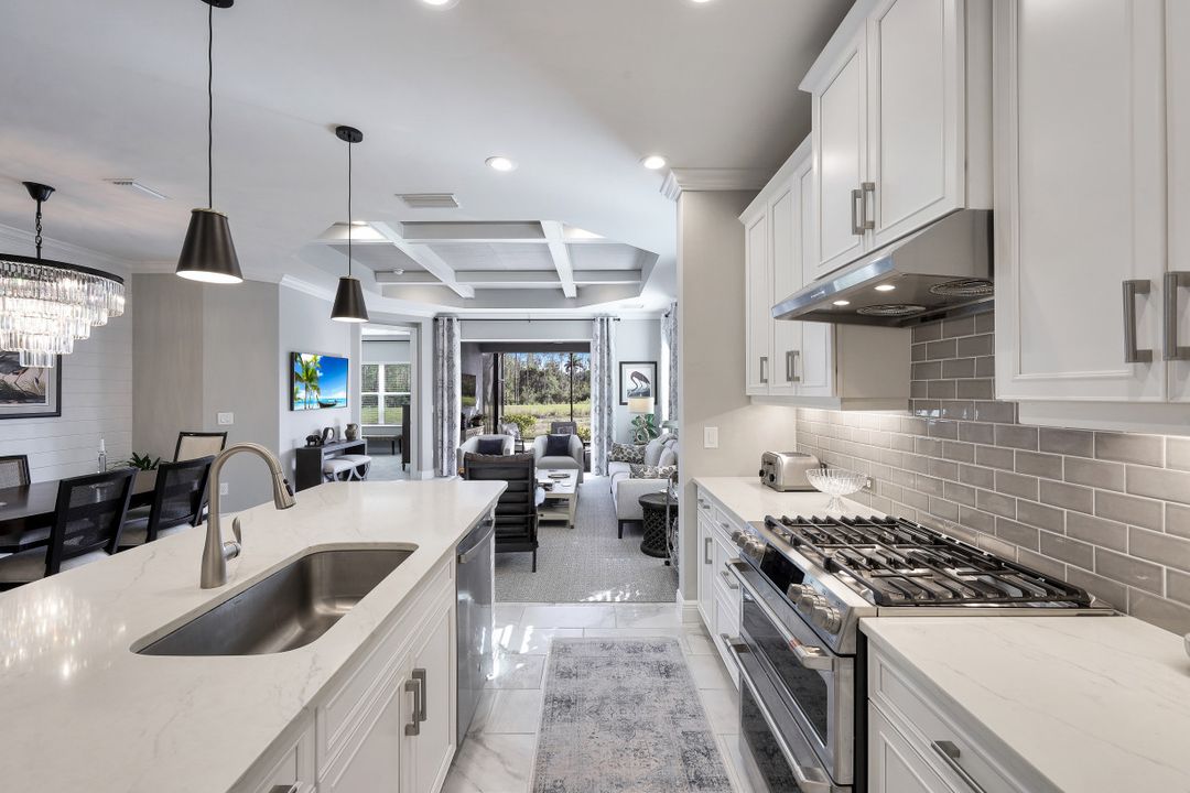 2239 Marquesa Cir, Naples, FL 34112