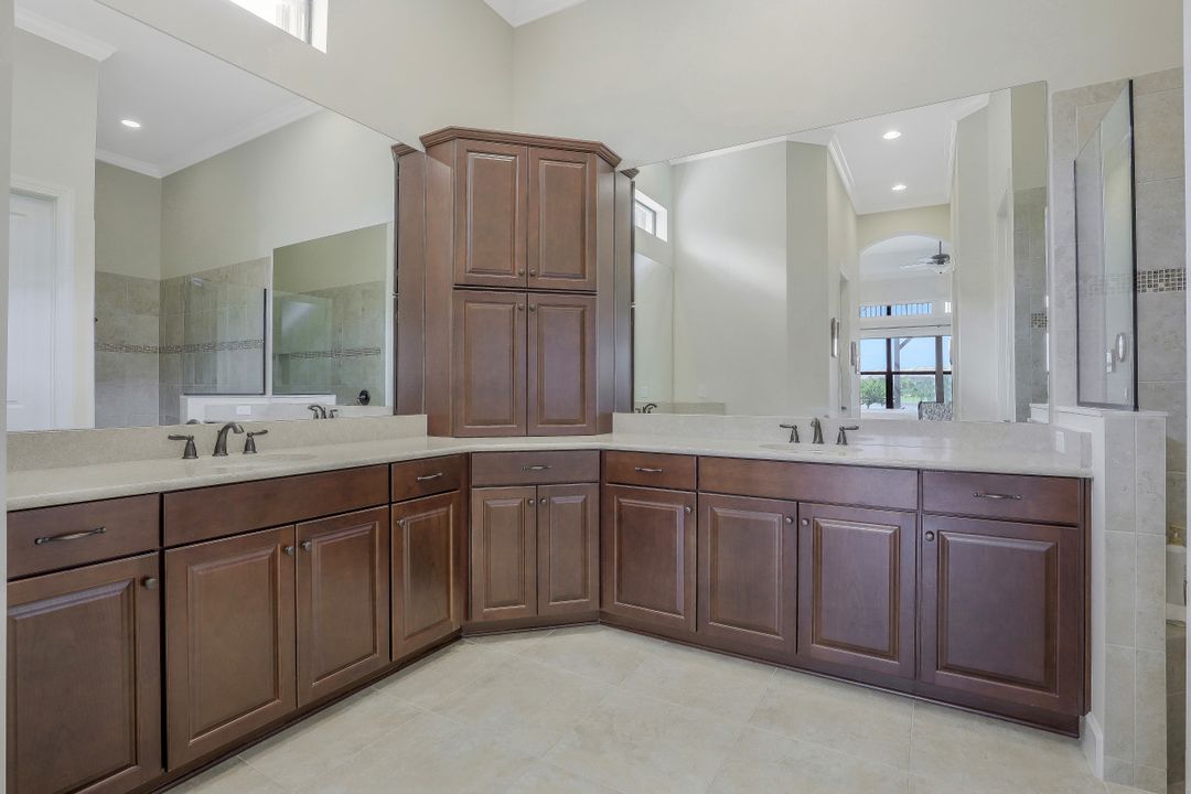 9418 Galliano Ter, Naples, FL 34119