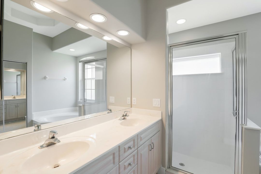 8039 Tauren Ct, Naples, FL 34119