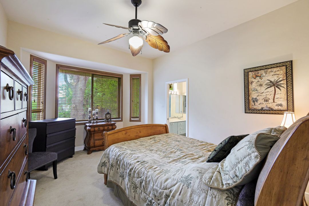 6881 Bottlebrush Ln, Naples, FL 34109