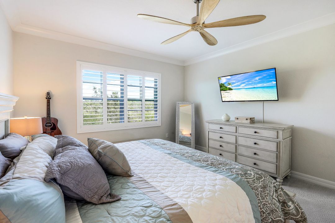 164 Indies Dr East #106, Naples, FL