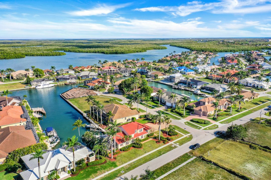 225 Dan River Ct, Marco Island, FL 34145