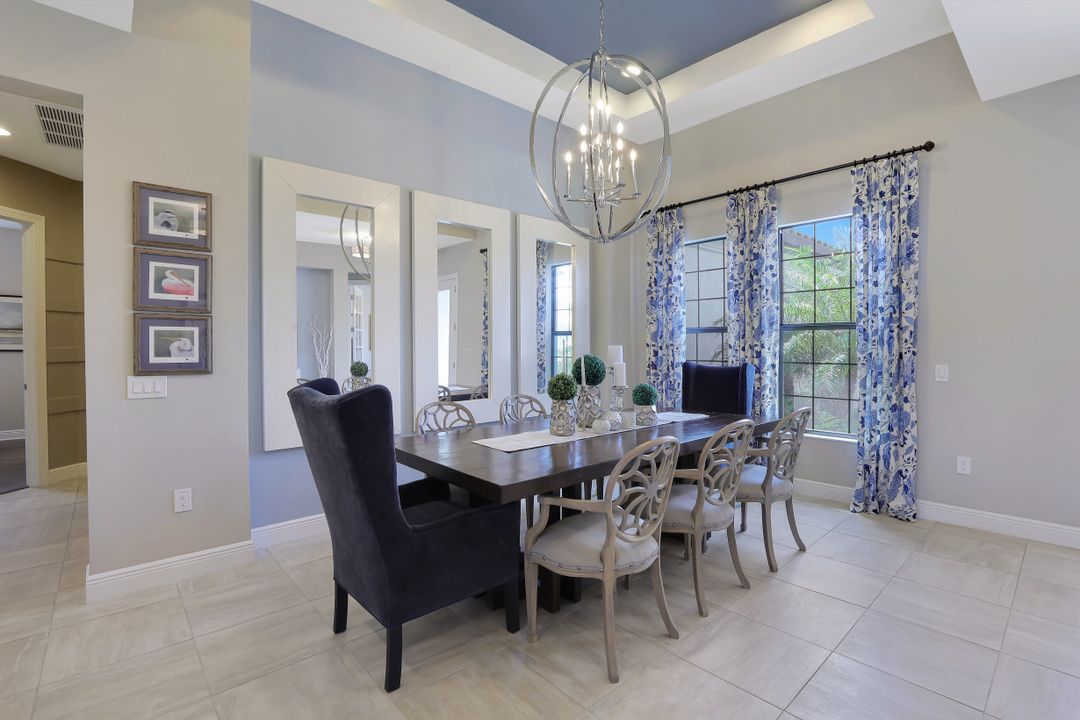 2155 Antigua Ln, Naples, FL 34120