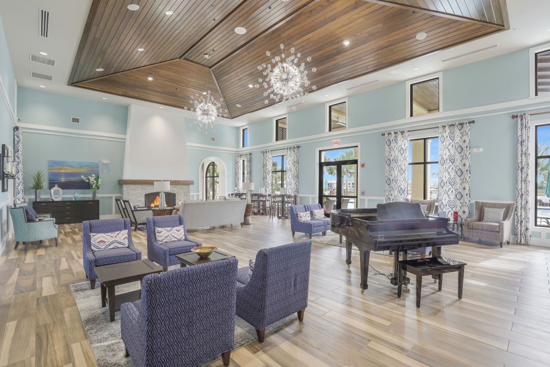 1913 Mustique St, Naples, FL 34120