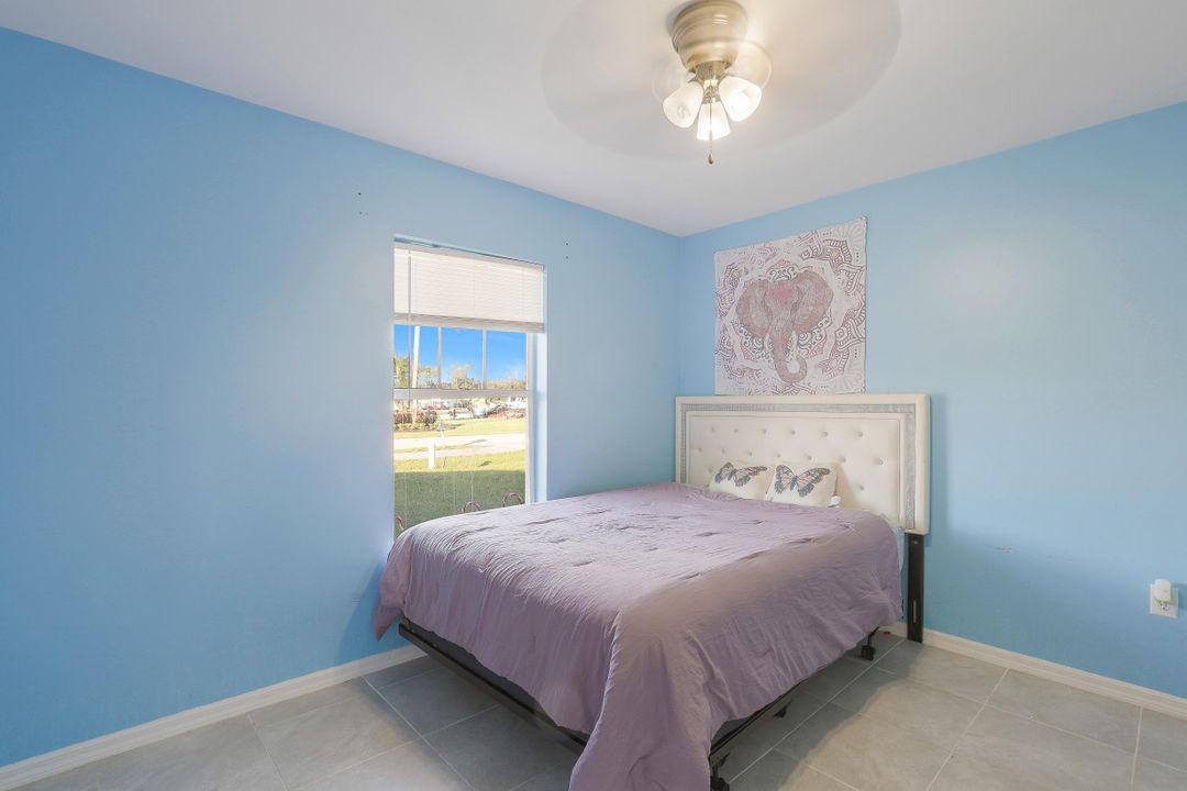 5250 Texas Ave, Naples, FL 34113