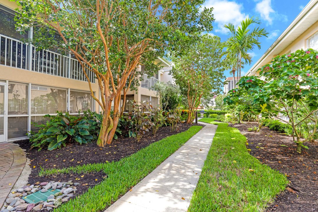 5635 Turtle Bay Dr #12, Naples, FL 34108