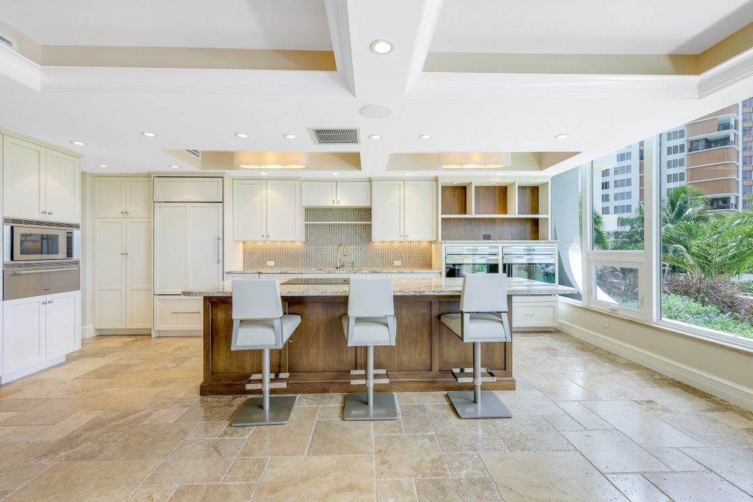 4301 Gulf Shore Blvd N #203, Naples, FL 34103