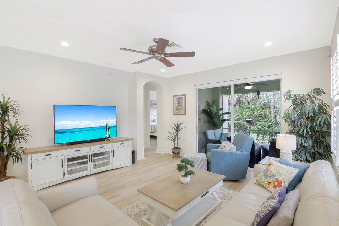 1903 Tarpon Bay Dr N, Naples, FL 34119