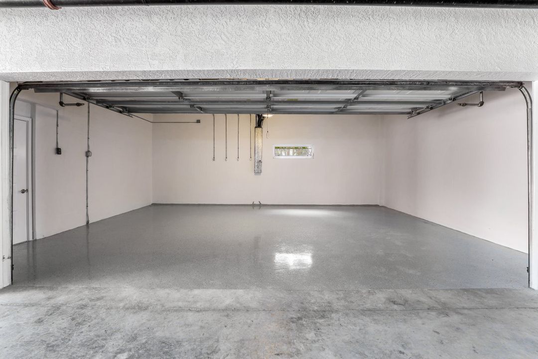 835 Bentwater Cir #103, Naples, FL 34108