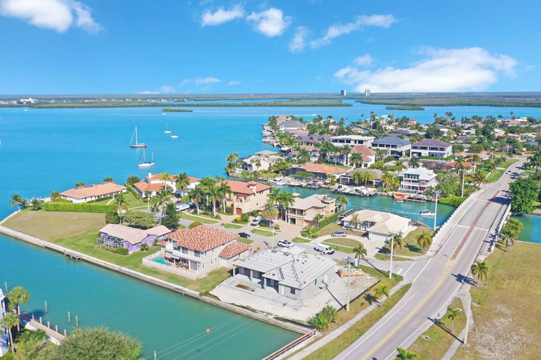 1200 Redwood Ct, Marco Island, FL 34145