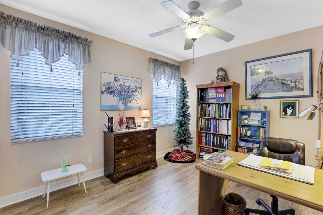 1427 King Sago Ct, Naples, FL 34119