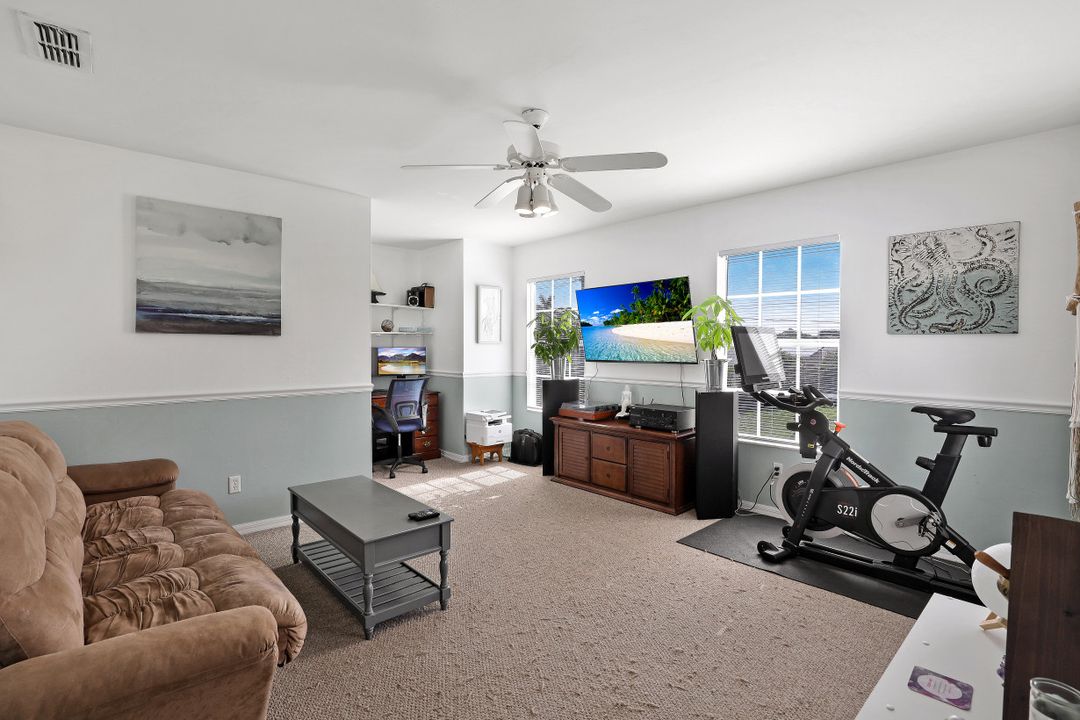 8365 Tahiti Rd, Fort Myers, FL 33967