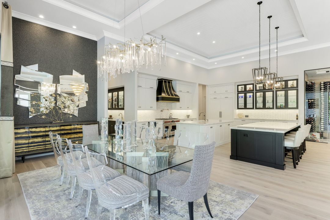 359 Warwick Way, Naples, FL 34110