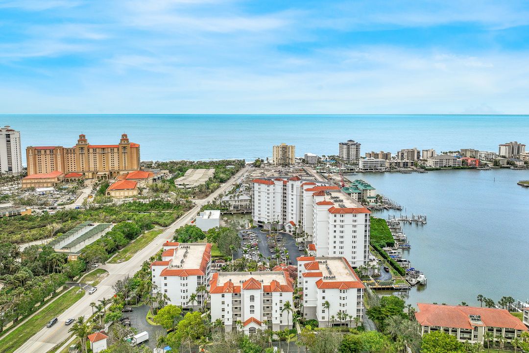 450 Launch Cir #401, Naples, FL 34108