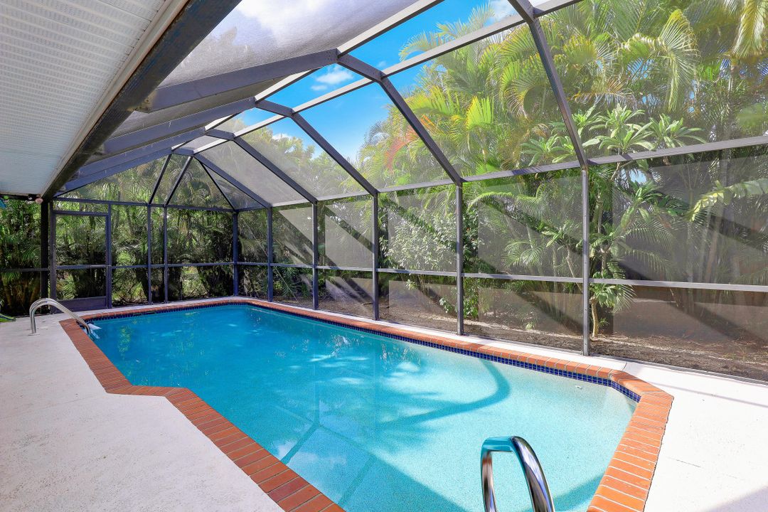 1010 Moon Lake Dr, Naples, FL 34104