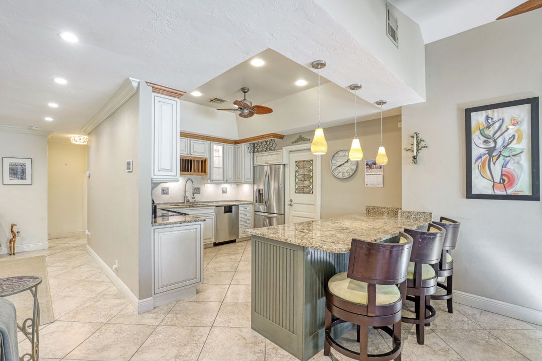 791 96th Ave N, Naples, FL 34108