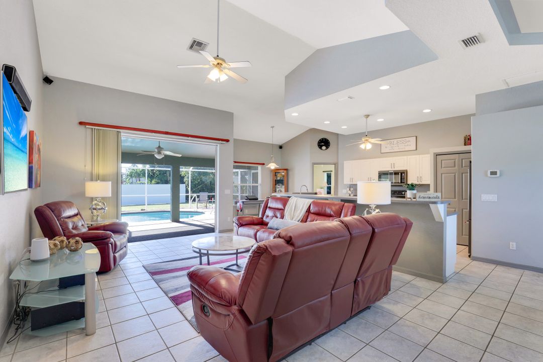 1403 SW 4th Ave, Cape Coral, FL 33991