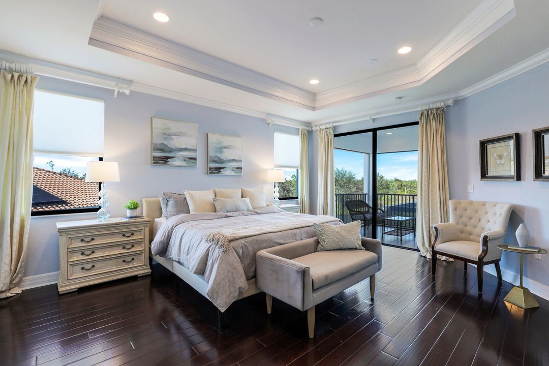 2827 Thunder Bay Circle, Naples, FL 34119