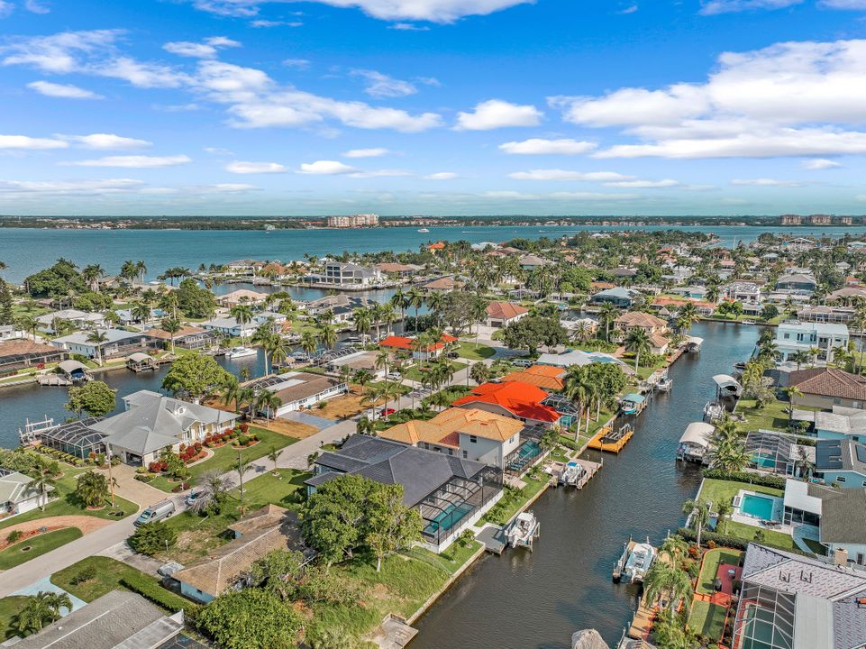 5332 Malibu Ct, Cape Coral, FL 33904